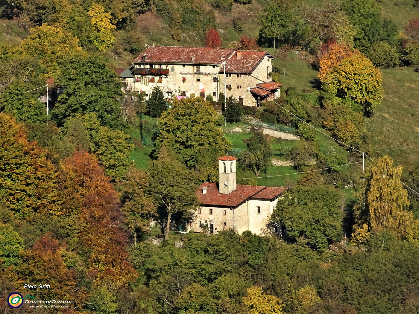 19 Zoom sul borgo antico si Sussia di S. Pellegrino Terme.JPG